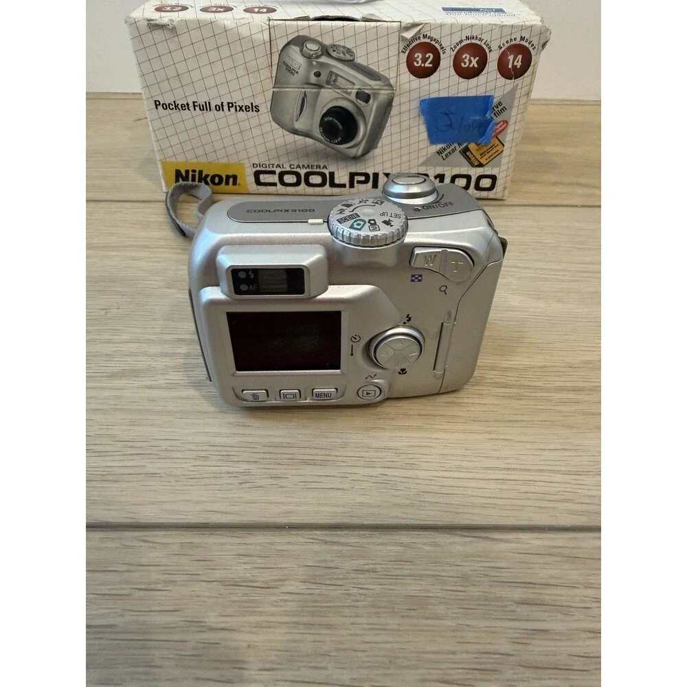 Nikon Coolpix 3100 3.2MP Digital Camera – Boxed – Untested – Complete